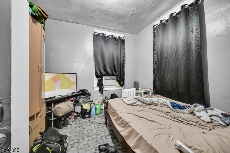 New Brunswick City, New Jersey 08901, United States, 5 Bedrooms Bedrooms, ,4 BathroomsBathrooms,Residential,Coming Soon,232070