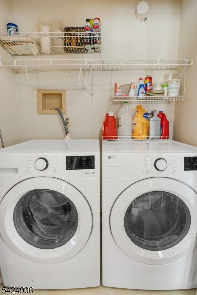 Montville Chase - Residential