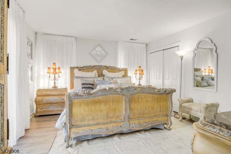 Montville Chase - Residential