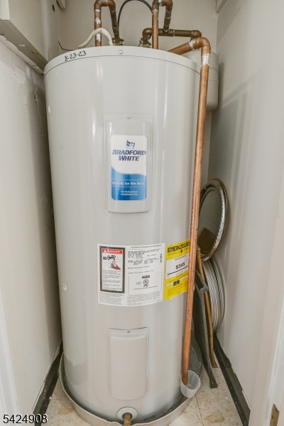 Montville Chase - Residential