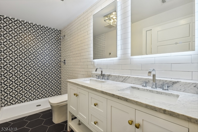 Montrose Park - Residential