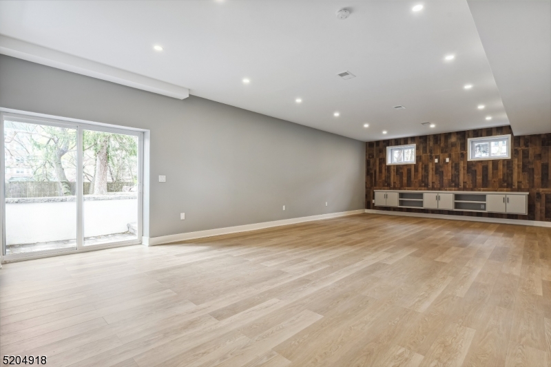 Montrose Park - Residential