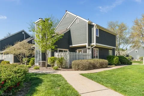137 Village Dr, Bernards Twp., NJ 07920 - MLS#: 3958619