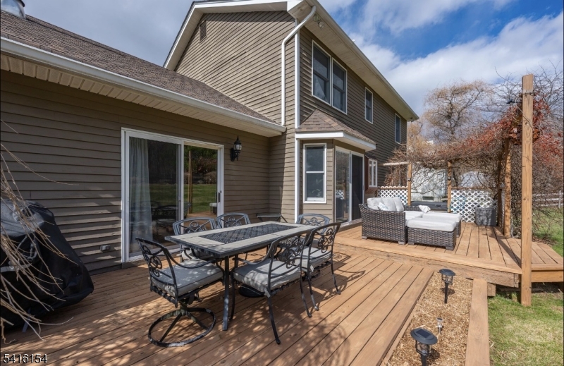 EAGLES NEST - Residential