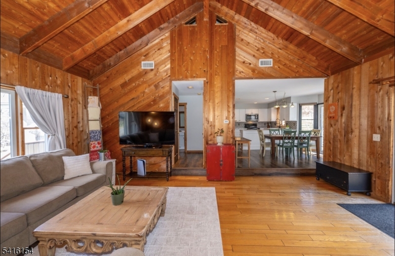 EAGLES NEST - Residential