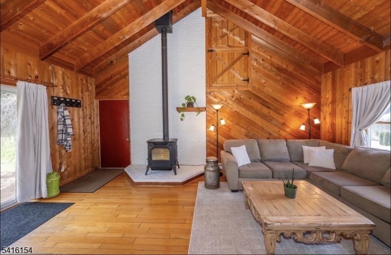 EAGLES NEST - Residential