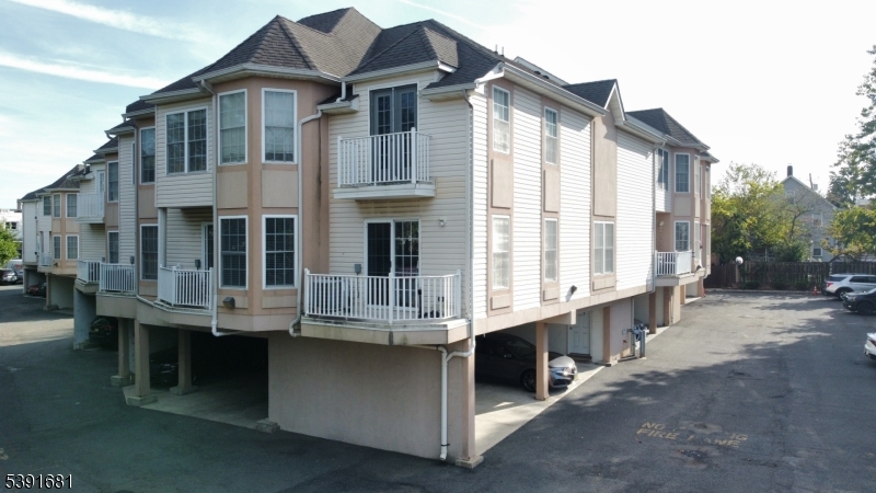 Broadway Commons - Residential