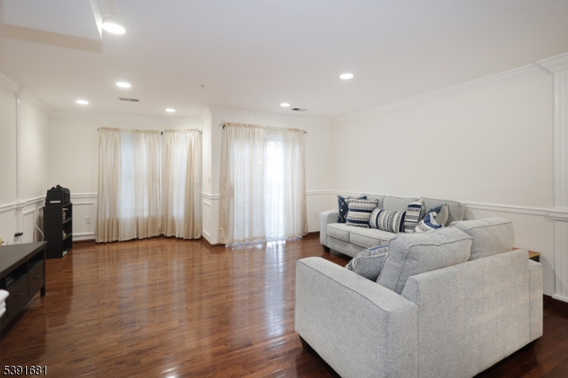 Broadway Commons - Residential