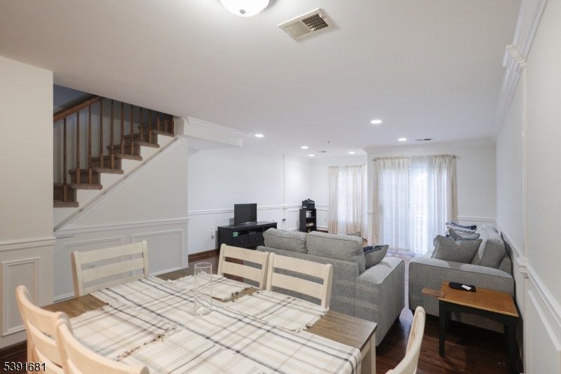 Broadway Commons - Residential