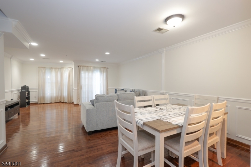 Broadway Commons - Residential