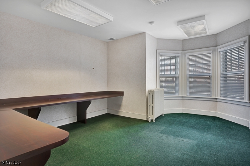 Pluckemin - Commercial Sale