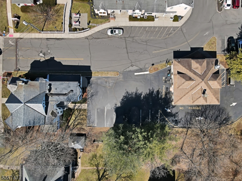 Pluckemin - Commercial Sale