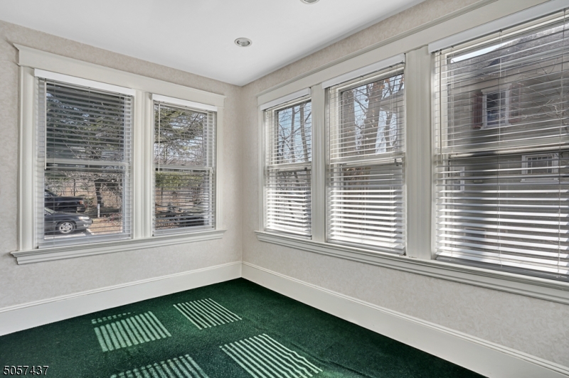 Pluckemin - Commercial Sale