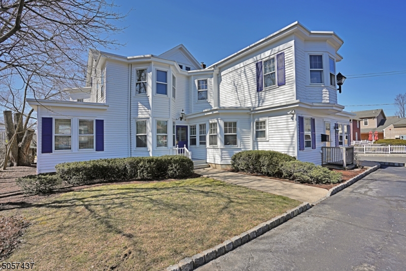 Pluckemin - Commercial Sale