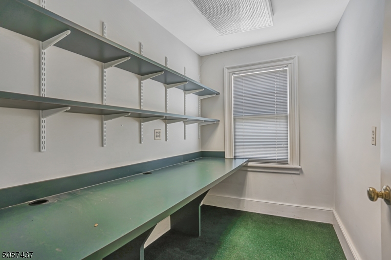 Pluckemin - Commercial Sale