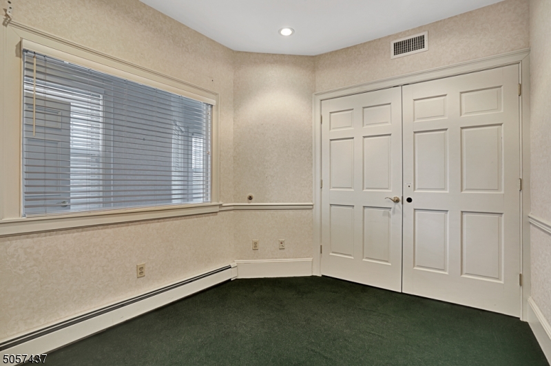 Pluckemin - Commercial Sale