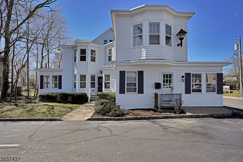 Pluckemin - Commercial Sale