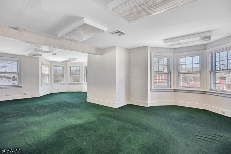 Pluckemin - Commercial Sale