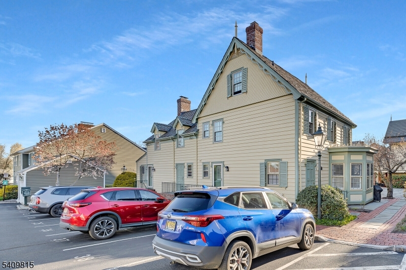 Murray Hill Square - Residential