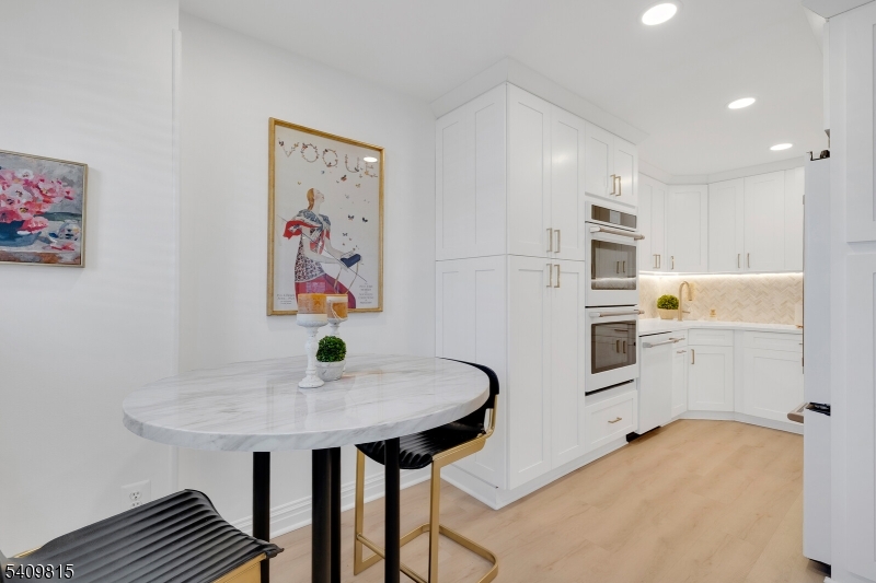 Murray Hill Square - Residential