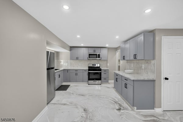 701 W PARK AVE, LINDENWOLD, NJ 08021 - Image a7c7f41d1263bae42e2238355eb6e4f9/914179147