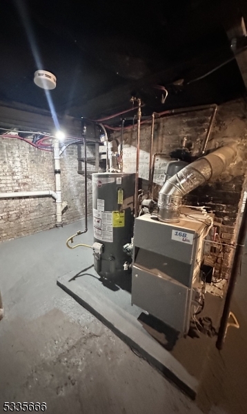 East Orange City, New Jersey 07017, United States, 6 Bedrooms Bedrooms, ,3 BathroomsBathrooms,Residential,Active,10938