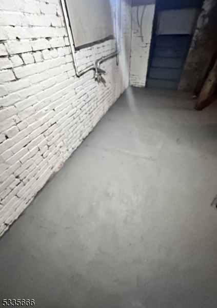 East Orange City, New Jersey 07017, United States, 6 Bedrooms Bedrooms, ,3 BathroomsBathrooms,Residential,Active,10938