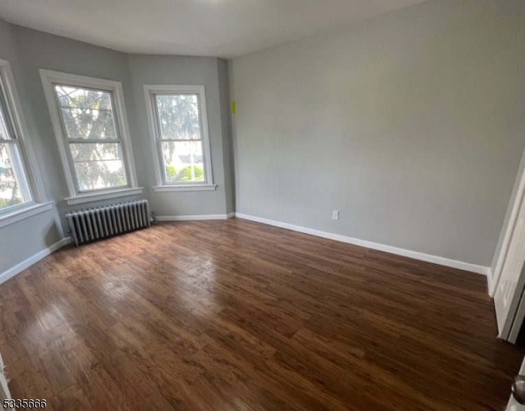 East Orange City, New Jersey 07017, United States, 6 Bedrooms Bedrooms, ,3 BathroomsBathrooms,Residential,Active,10938