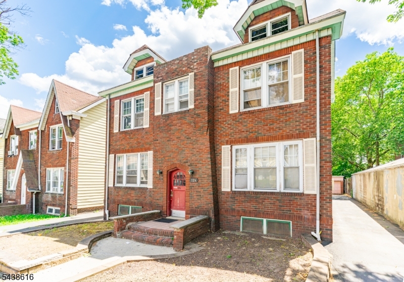 Photo 1 of 5 — 126 Scofield St, Newark City, NJ 07106