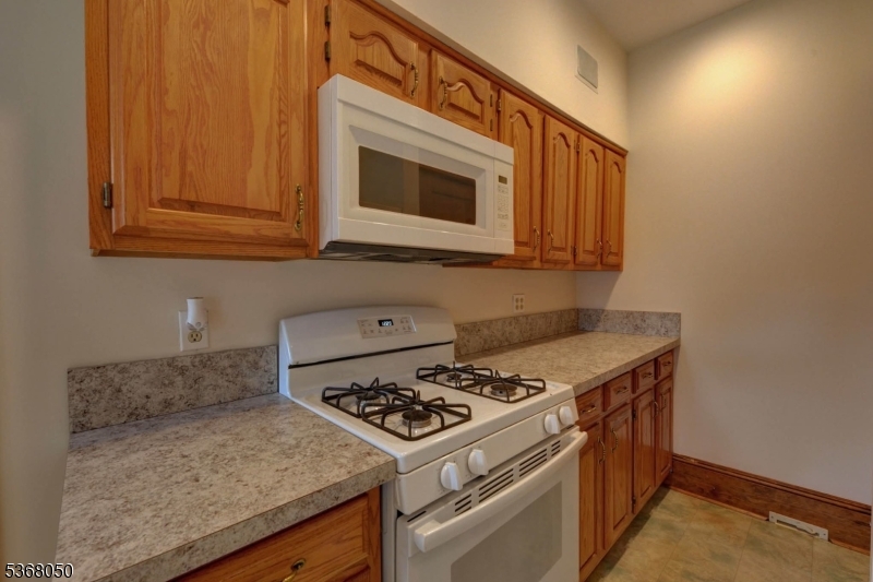 Pequannock Twp., New Jersey 07444, United States, 3 Bedrooms Bedrooms, ,2 BathroomsBathrooms,Residential,Active,160568