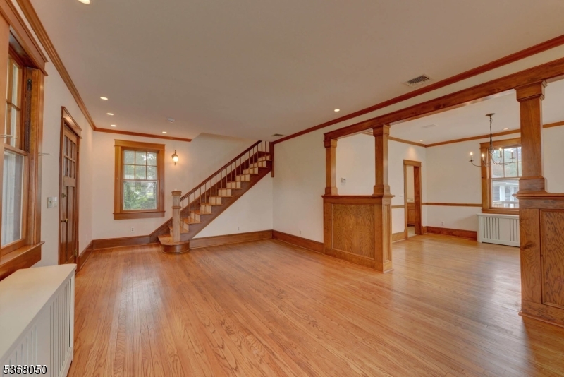 Pequannock Twp., New Jersey 07444, United States, 3 Bedrooms Bedrooms, ,2 BathroomsBathrooms,Residential,Active,160568