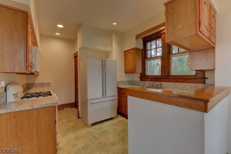 Pequannock Twp., New Jersey 07444, United States, 3 Bedrooms Bedrooms, ,2 BathroomsBathrooms,Residential,Active,160568