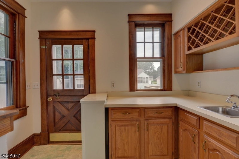 Pequannock Twp., New Jersey 07444, United States, 3 Bedrooms Bedrooms, ,2 BathroomsBathrooms,Residential,Active,160568