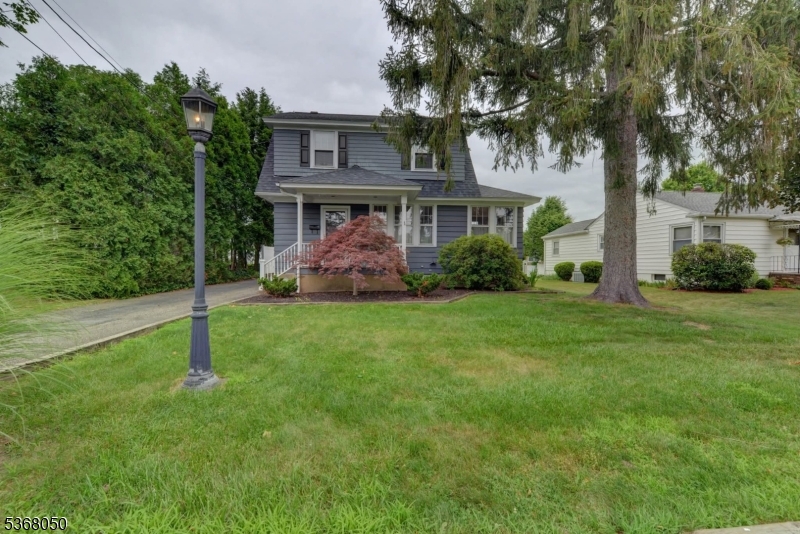 Pequannock Twp., New Jersey 07444, United States, 3 Bedrooms Bedrooms, ,2 BathroomsBathrooms,Residential,Active,160568