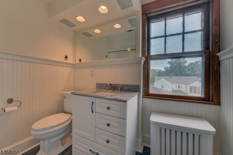 Pequannock Twp., New Jersey 07444, United States, 3 Bedrooms Bedrooms, ,2 BathroomsBathrooms,Residential,Active,160568