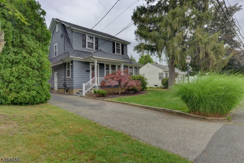 Pequannock Twp., New Jersey 07444, United States, 3 Bedrooms Bedrooms, ,2 BathroomsBathrooms,Residential,Active,160568