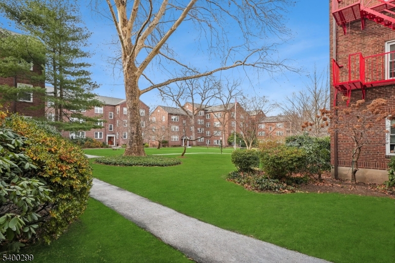 English Village - Residential