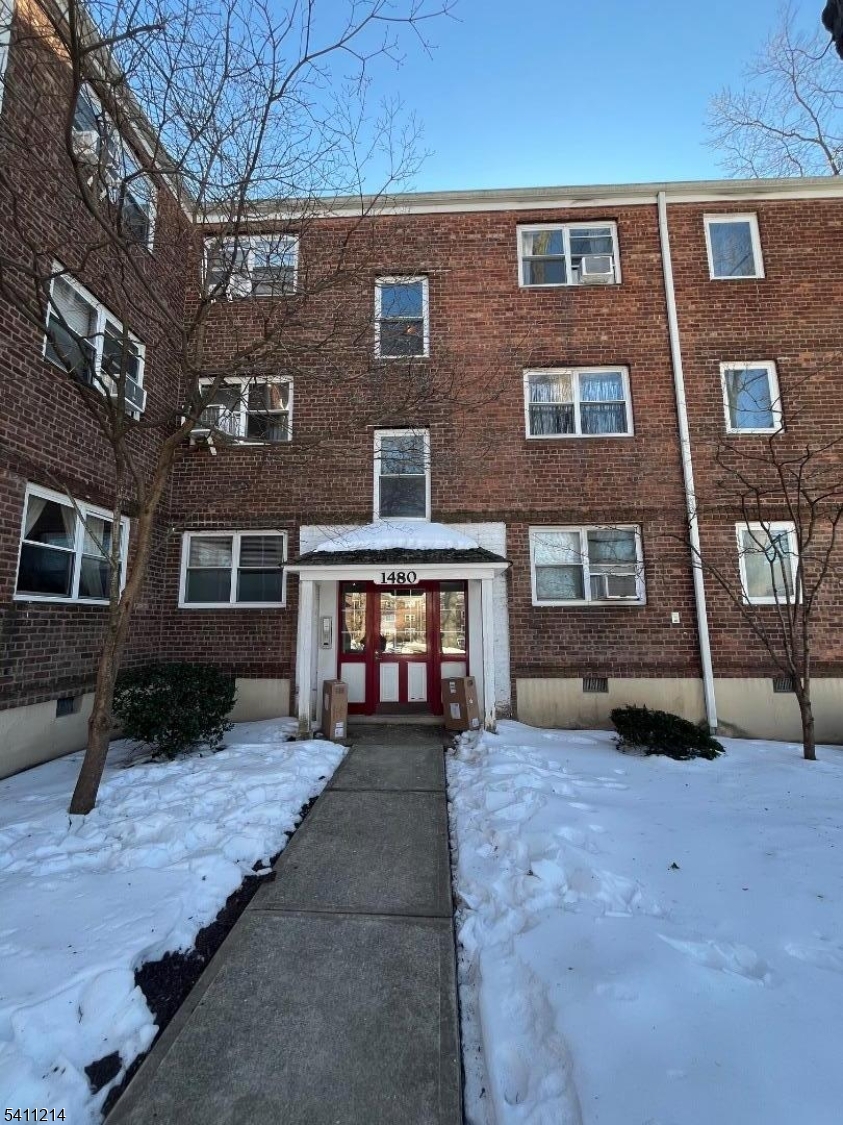 Teaneck Gardens - Residential Lease