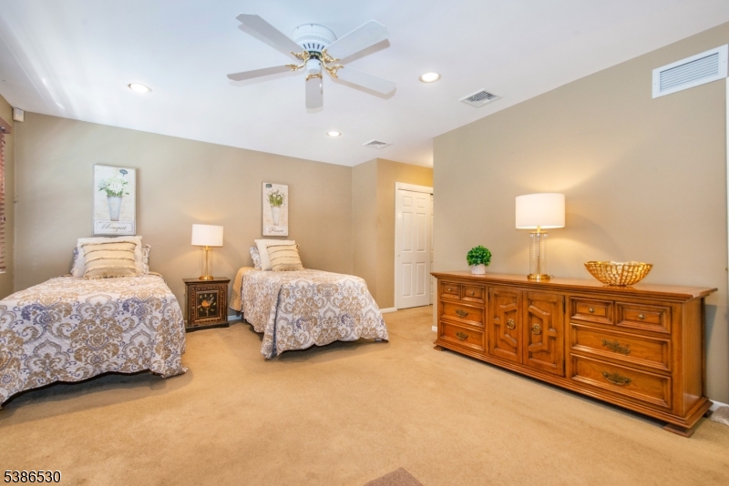 Manitou - Residential