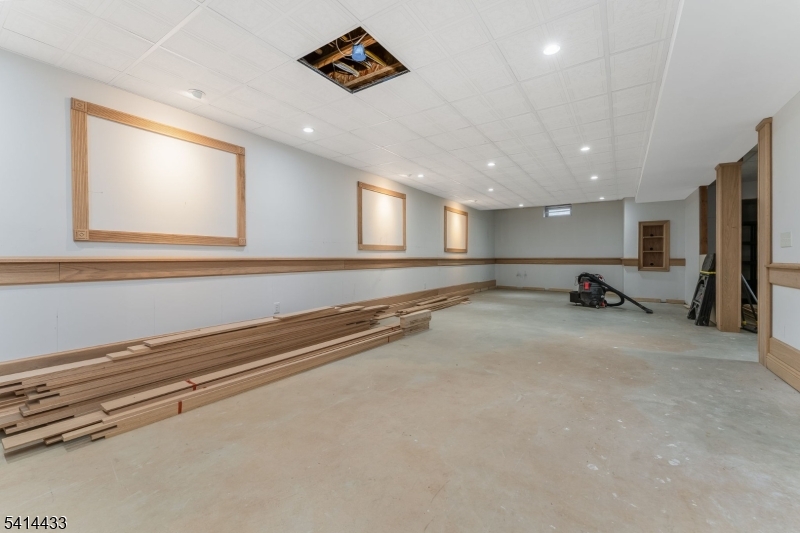 CRESTVIEW ESTATES - Residential