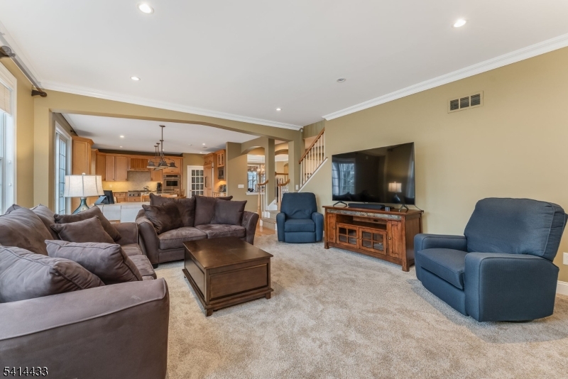 CRESTVIEW ESTATES - Residential