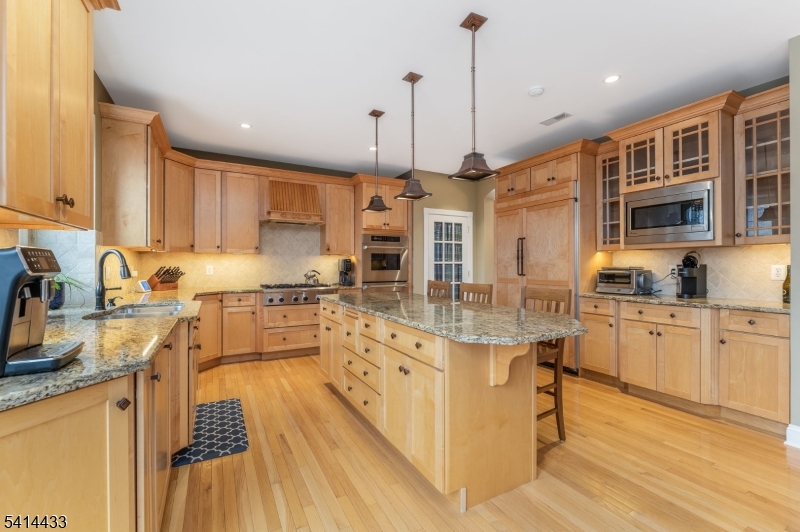 CRESTVIEW ESTATES - Residential