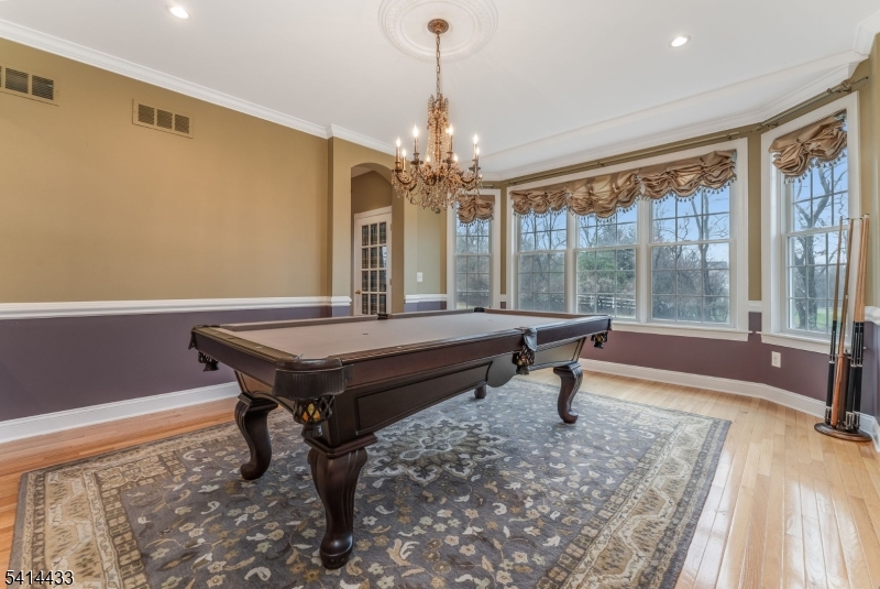 CRESTVIEW ESTATES - Residential