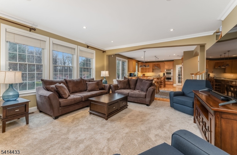 CRESTVIEW ESTATES - Residential