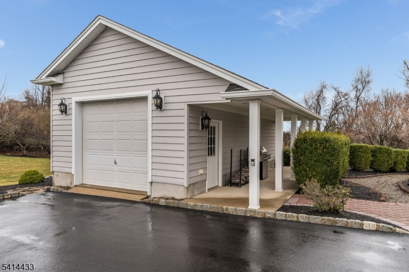 CRESTVIEW ESTATES - Residential