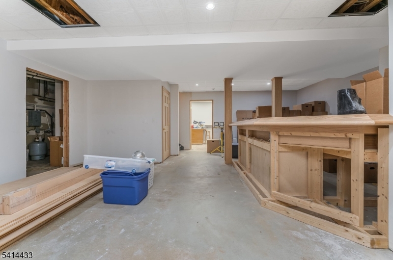 CRESTVIEW ESTATES - Residential