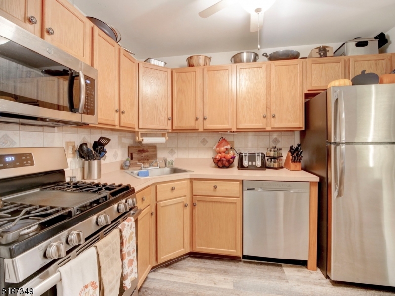 SEASONS GLEN - Residential