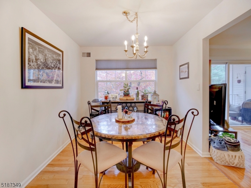 SEASONS GLEN - Residential