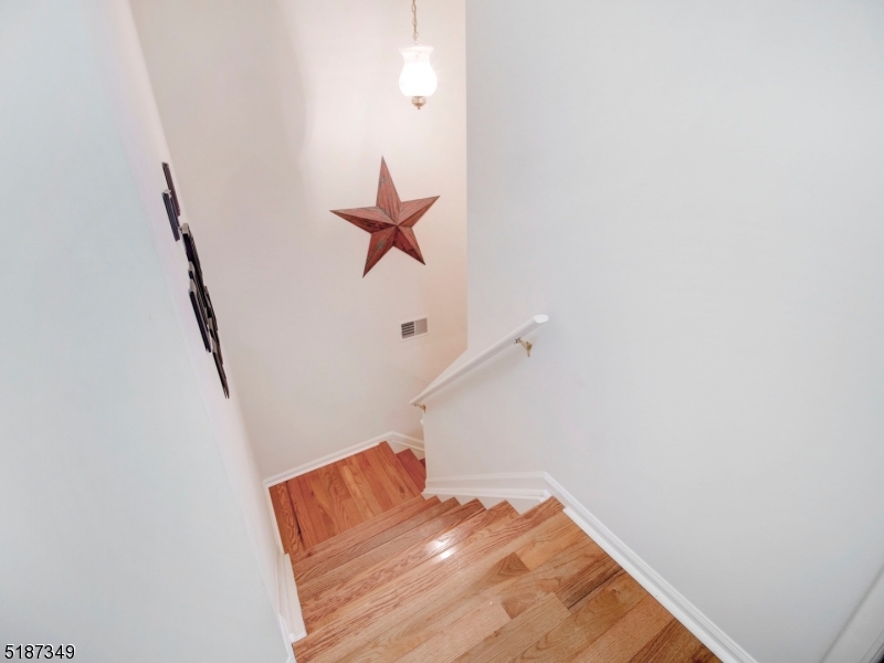 SEASONS GLEN - Residential