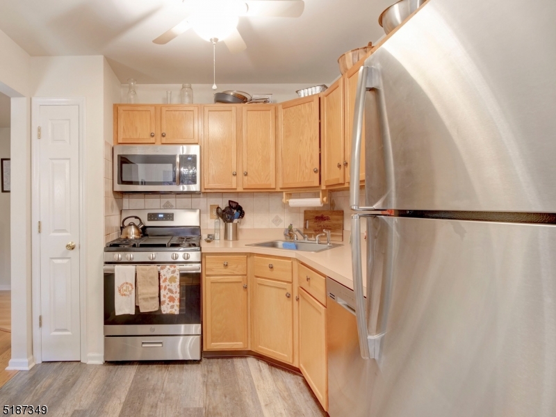 SEASONS GLEN - Residential